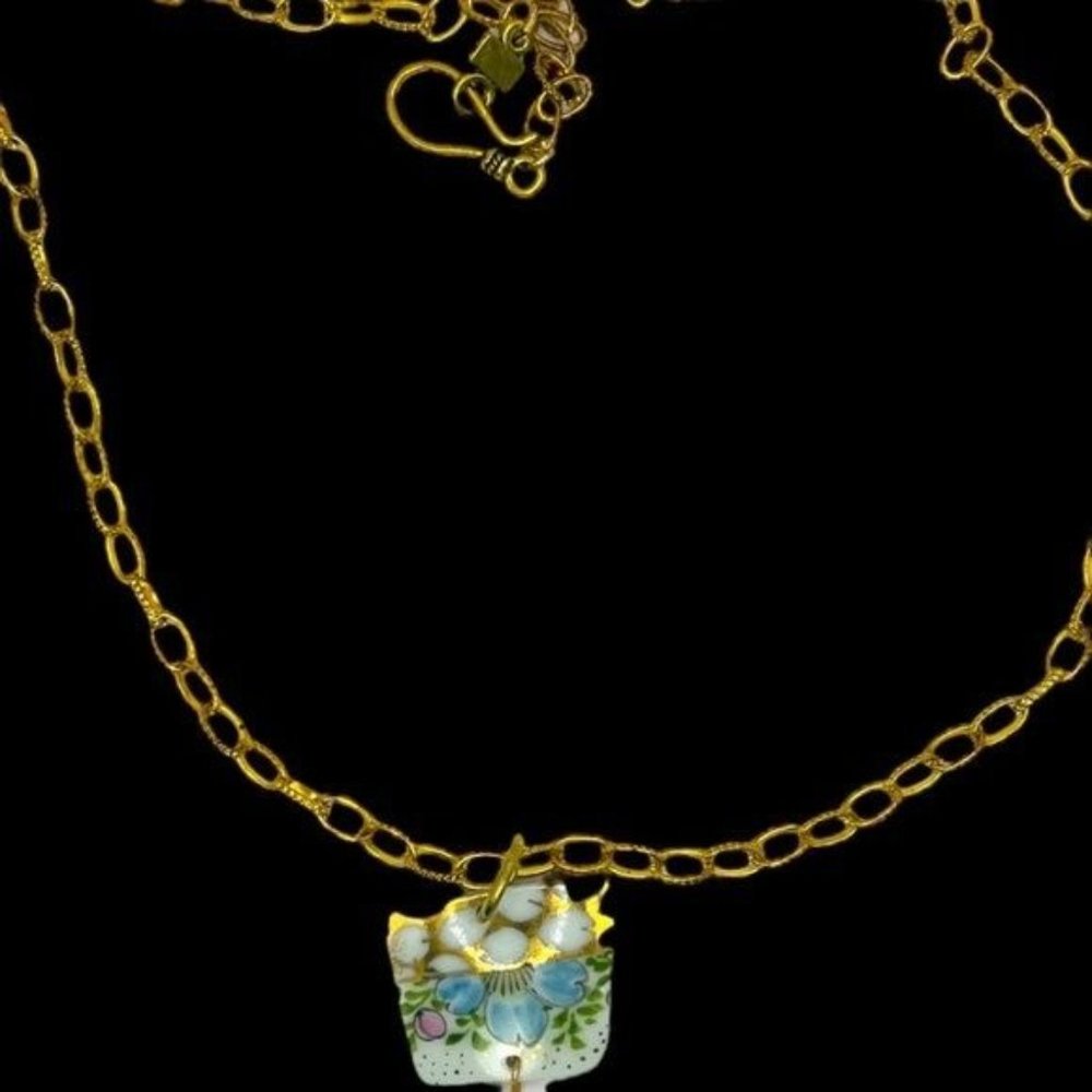 Broken China Artisan Pendant from a Vint English Fine China Cup & Crystal Dangle - Picture 13 of 17